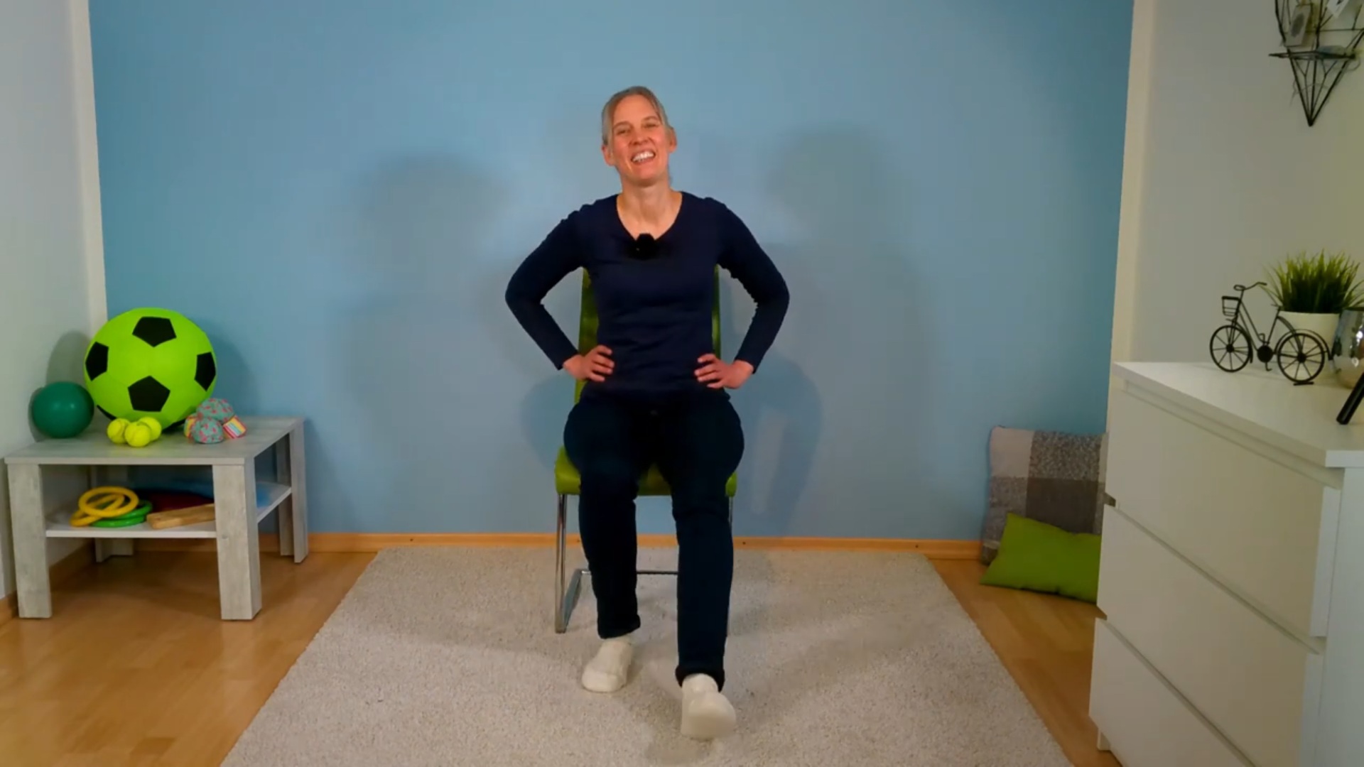 Sitztanz Beispiele - Senioren tanzen im Sitzen