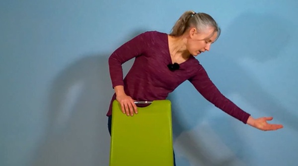 Senioren bleiben fit durch Sitztanz